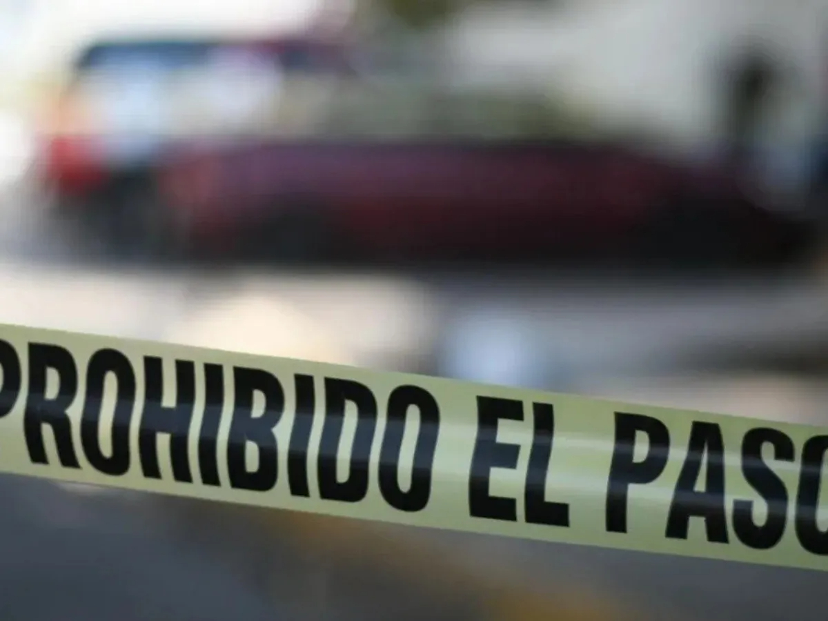 Pasajero  muere tras lanzarse de una combi sin frenos en  Chimalhuacán 