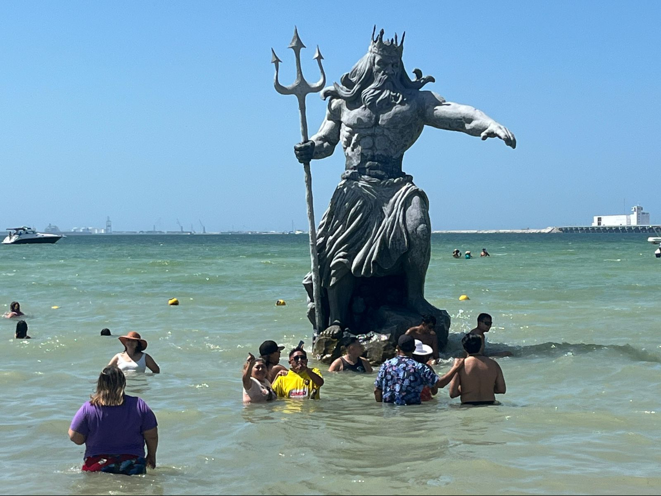  Poseidón en Progreso, la escultura  que soporta vientos huracanados: Cinco cosas que no sabías