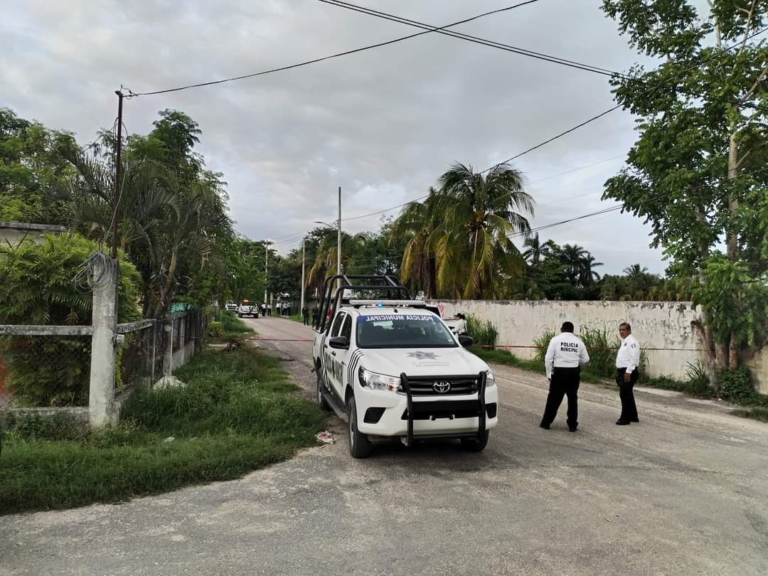 La policía municipal custodia el lugar en Champotón