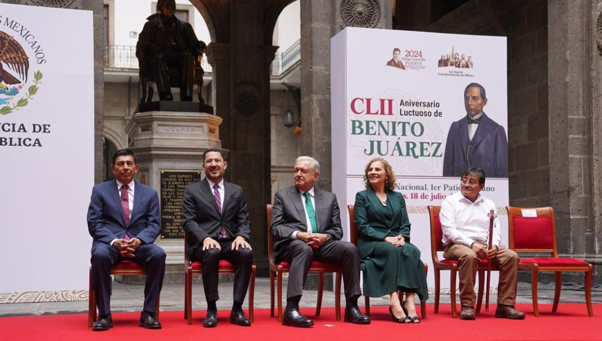 El presidente Andrés Manuel López Obrador encabezó en Palacion Nacional el 152 Aniversario Luctuoso de Benito Juárez