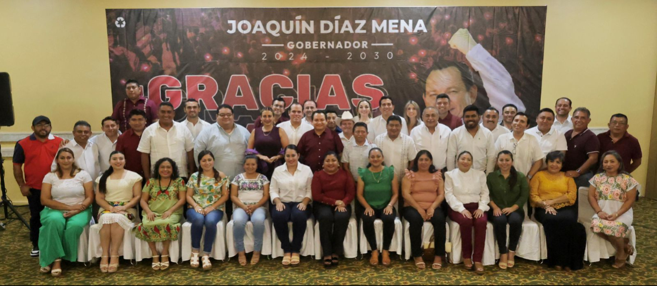 Joaquín Díaz Mena se reunió con los alcaldes electos de Morena en Yucatán