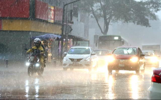 Autoridades CDMX emiten alerta amarilla ante fuertes lluvias en 8 alcaldías