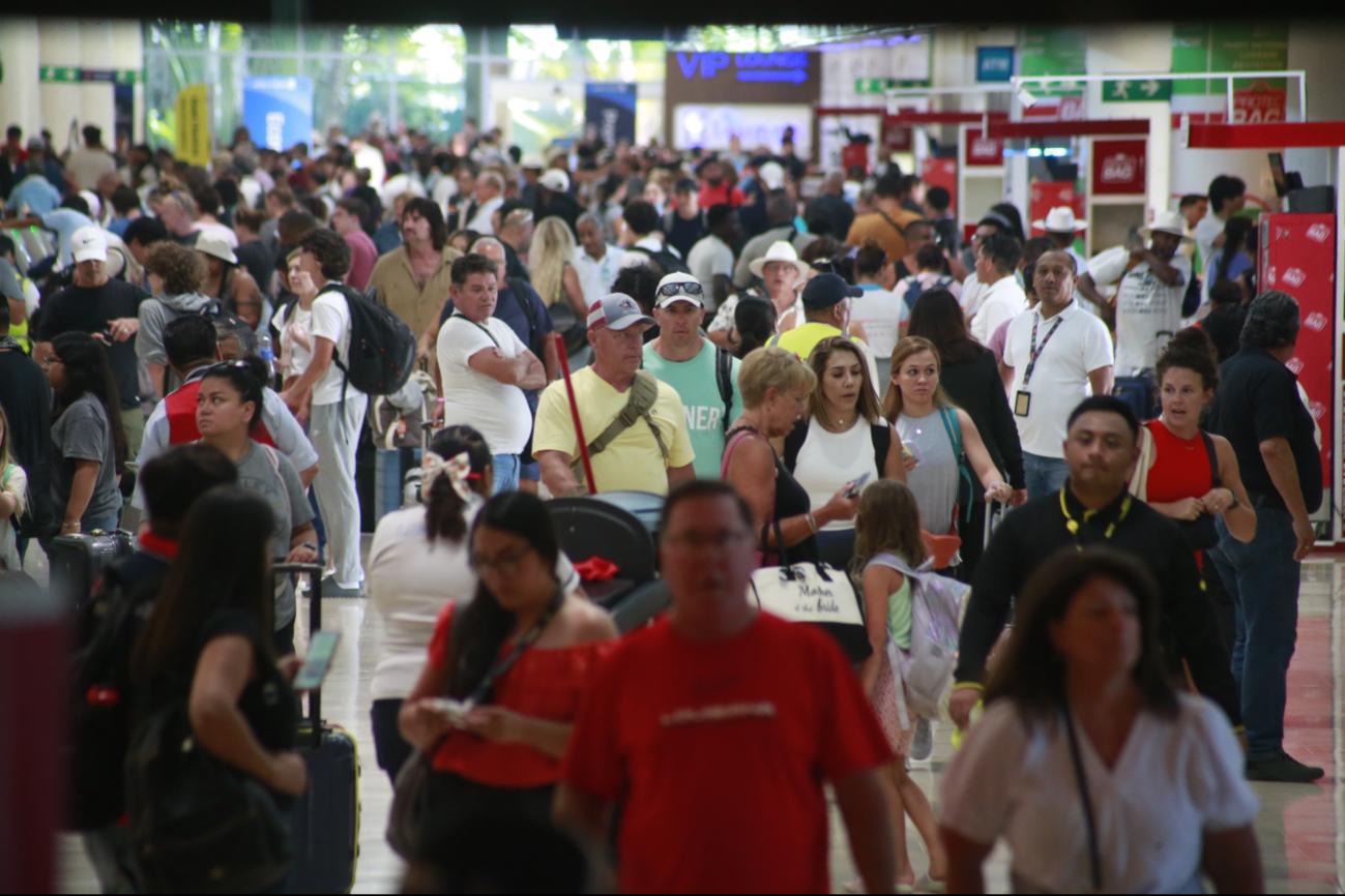 La histórica falla técnica en los servicios informáticos a nivel mundial, también provocó 143 demoras