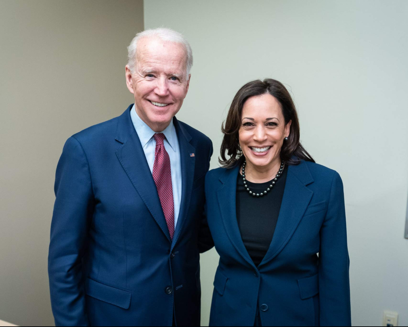 Agradeció a la vicepresidenta Kamala Harris por su colaboración.