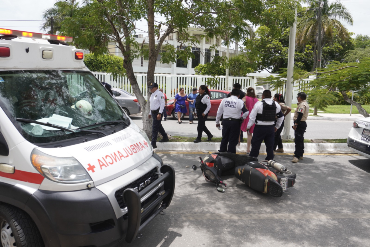 El accidente dejó al conductor de la motocicleta y a un menor con diversas heridas.