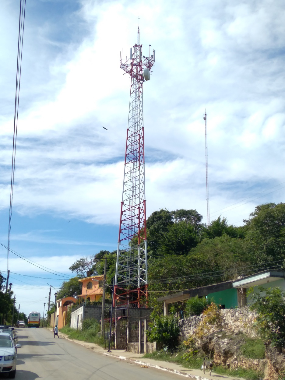 Se rumorea que Telmex no ha pagado la renta del predio donde está la antena, y el dueño desconectó la energía eléctrica.