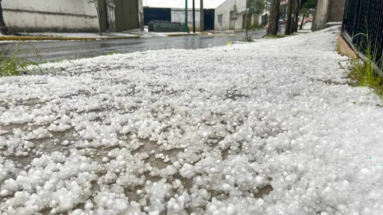 Activan doble alerta amarilla por lluvia y granizo en la CDMX