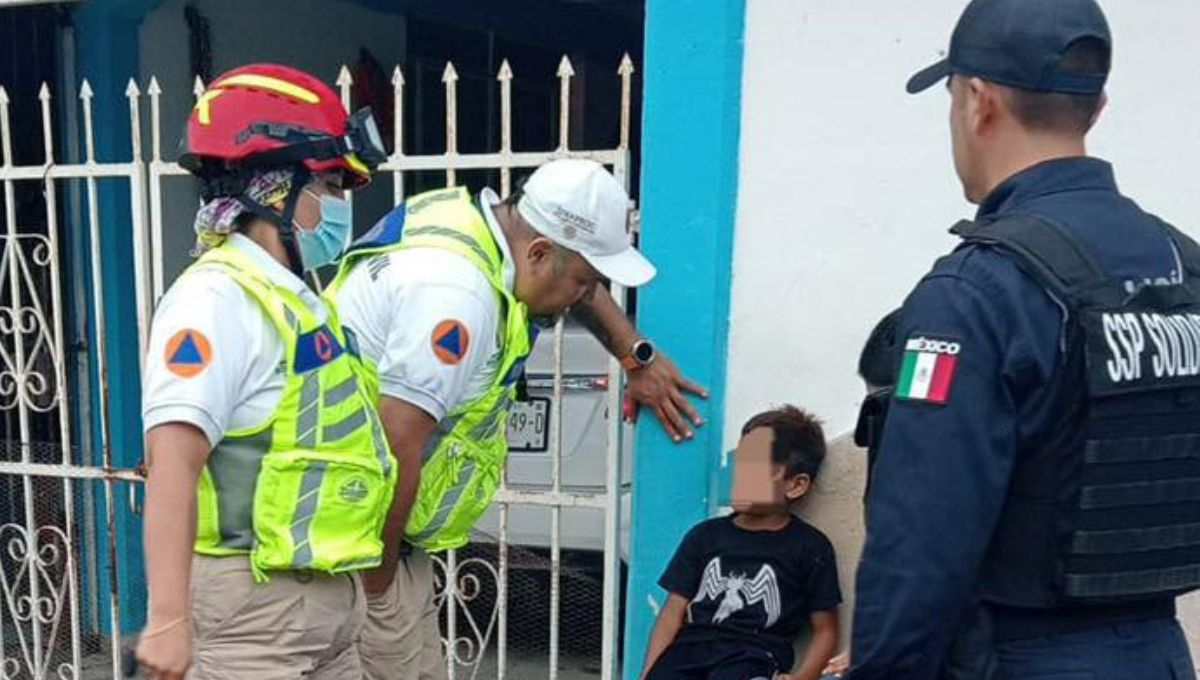 Agentes rescatan a un niño que estaba amarrado en Playa del Carmen