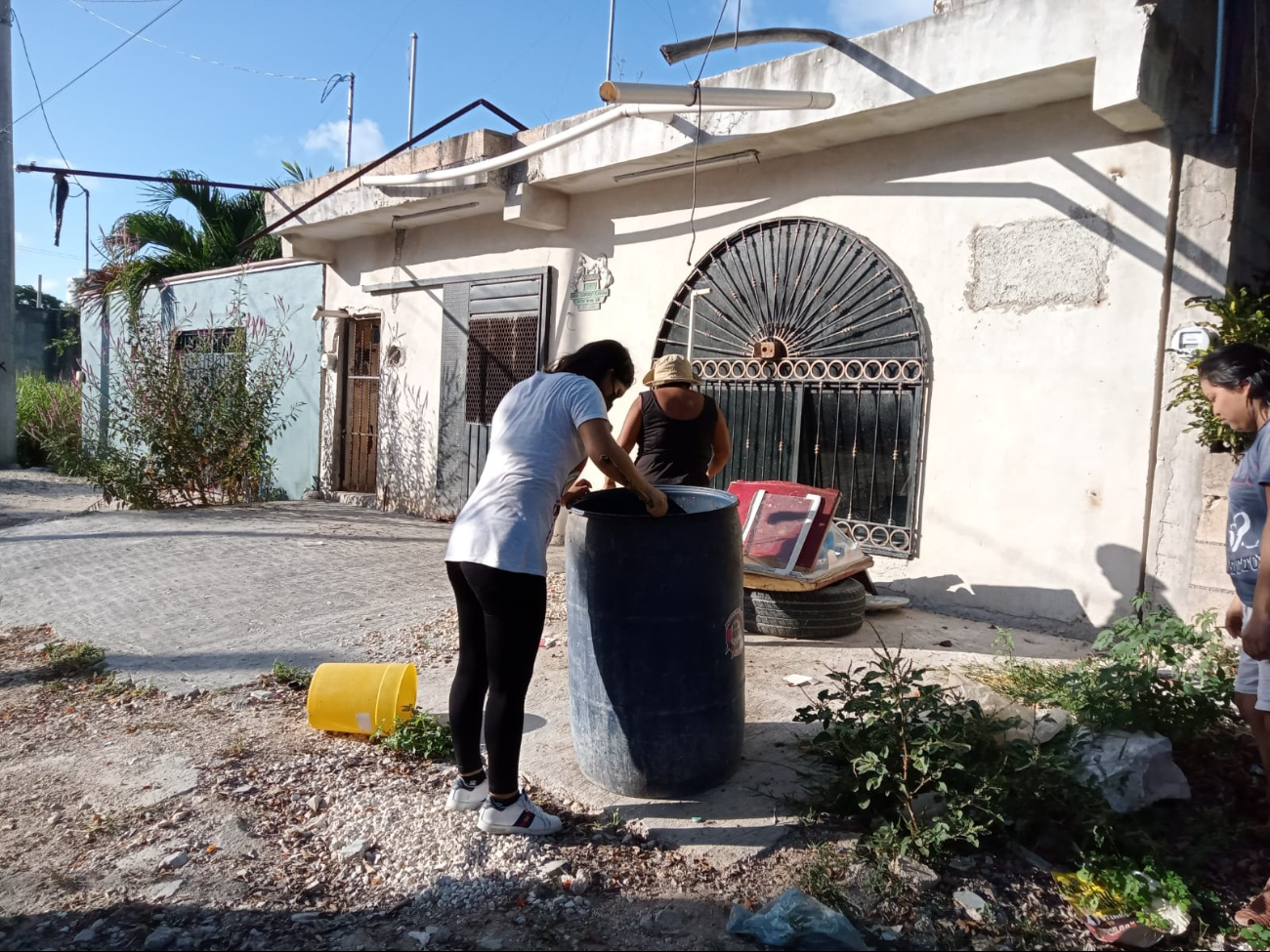 Nunca han perdido la esperanza de hallarla con vida, pero su desesperación los ha llevado a buscar hasta en botes de basura, tiraderos clandestinos y otros lugares