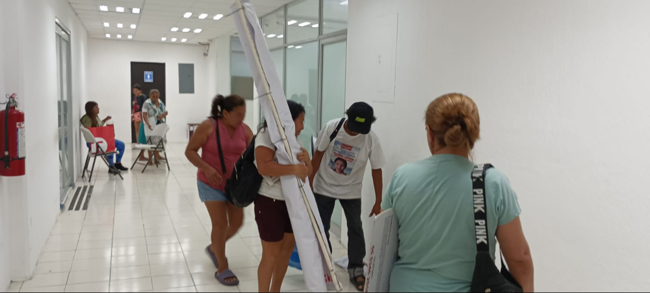 Las madres buscadoras permanecían en el interior de la FGE Quintana Roo