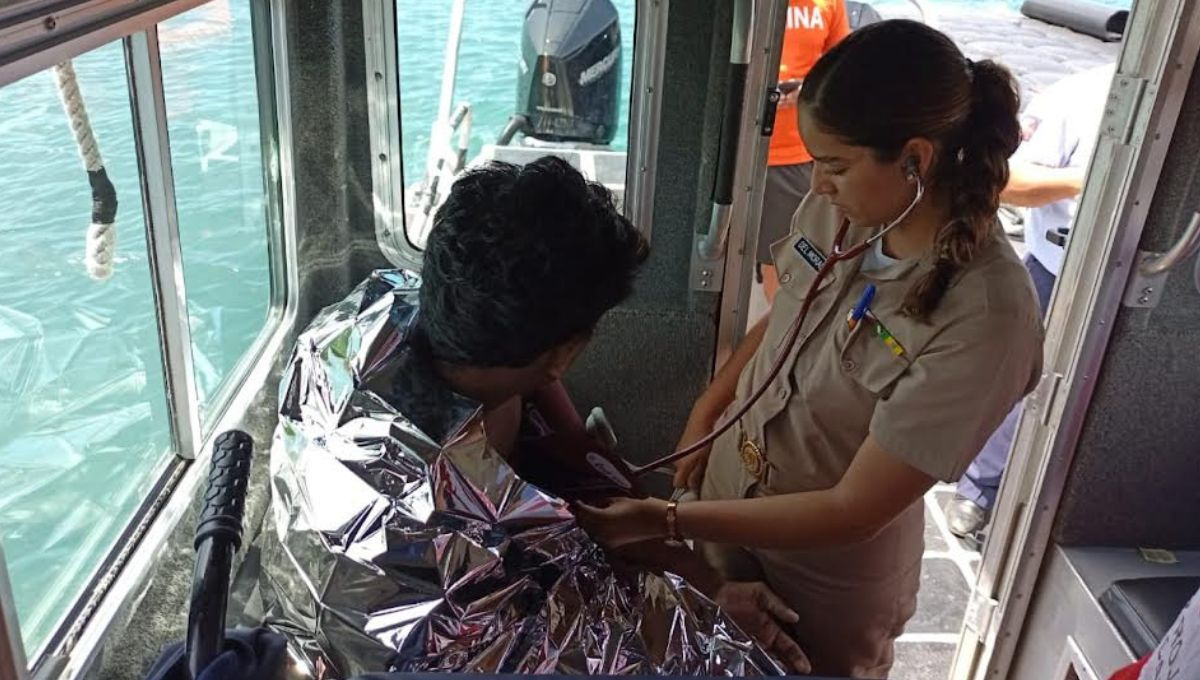 Marina rescata a pescador que cayó al mar en Isla Mujeres