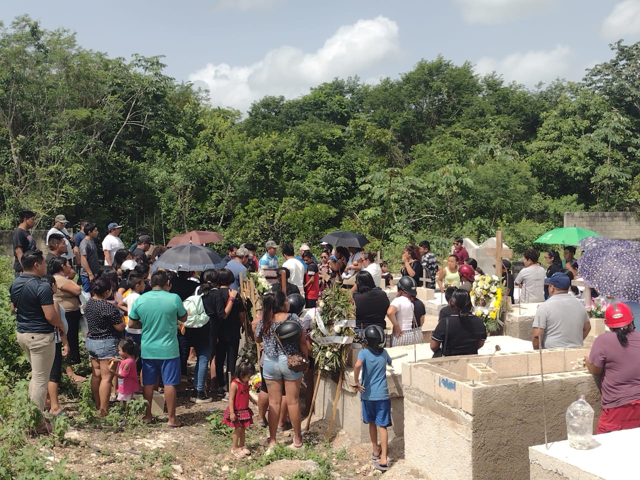 Familiares despidieron entre lágrimas a la joven