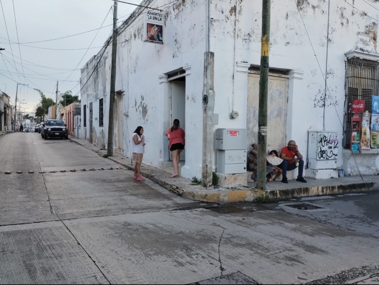 Vecinos permanecen sin servicio en Campeche