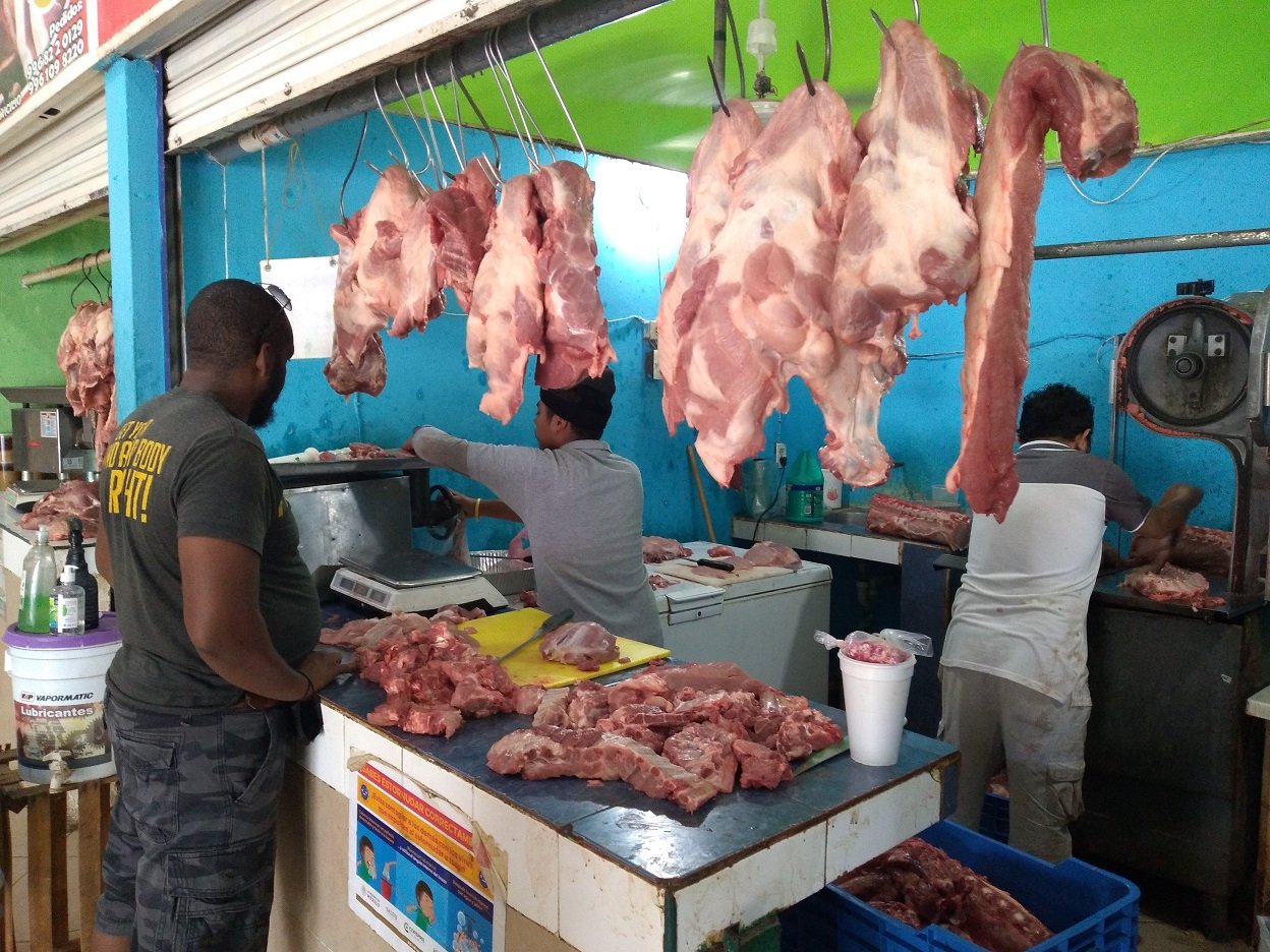 Se dispara el precio de la carne de puerco en Hopelchén;  a 130 pesos el kilo