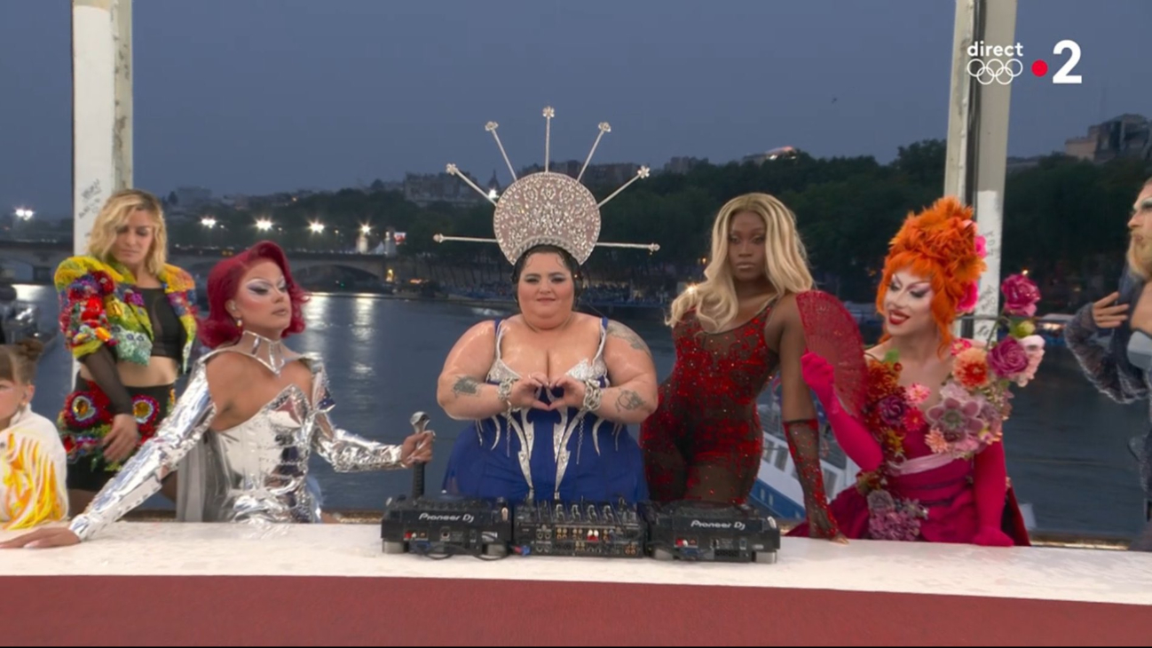 Drag queens formaron parte del espectáculo