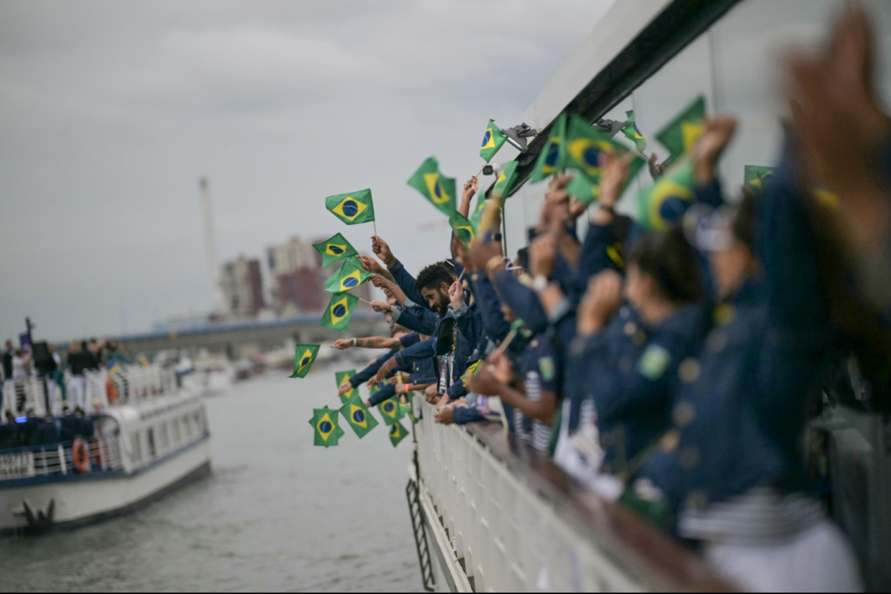 La samba llegó al río Sena, pero también el glamour de los deportistas brasileños.