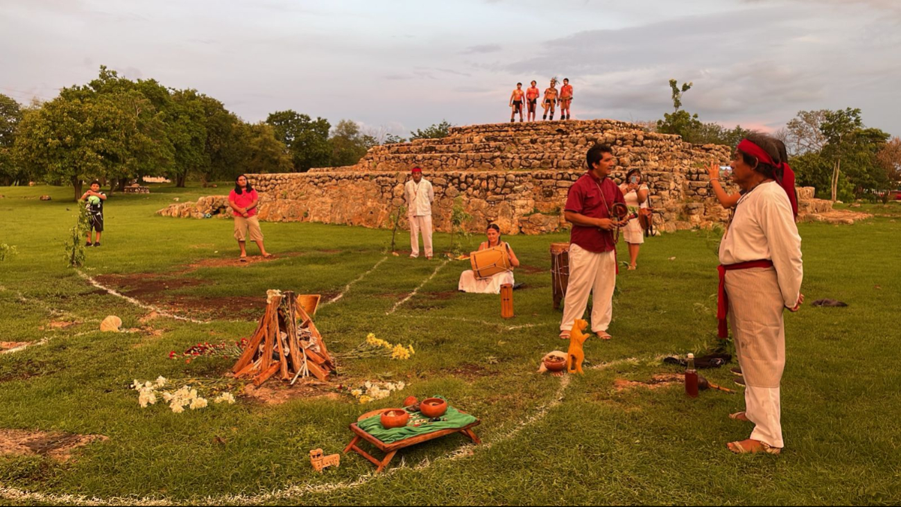 Kuch Kaab Yéetel J-Meen Mayaa'ob A.C. realizan la ceremonia del Año Nuevo Maya