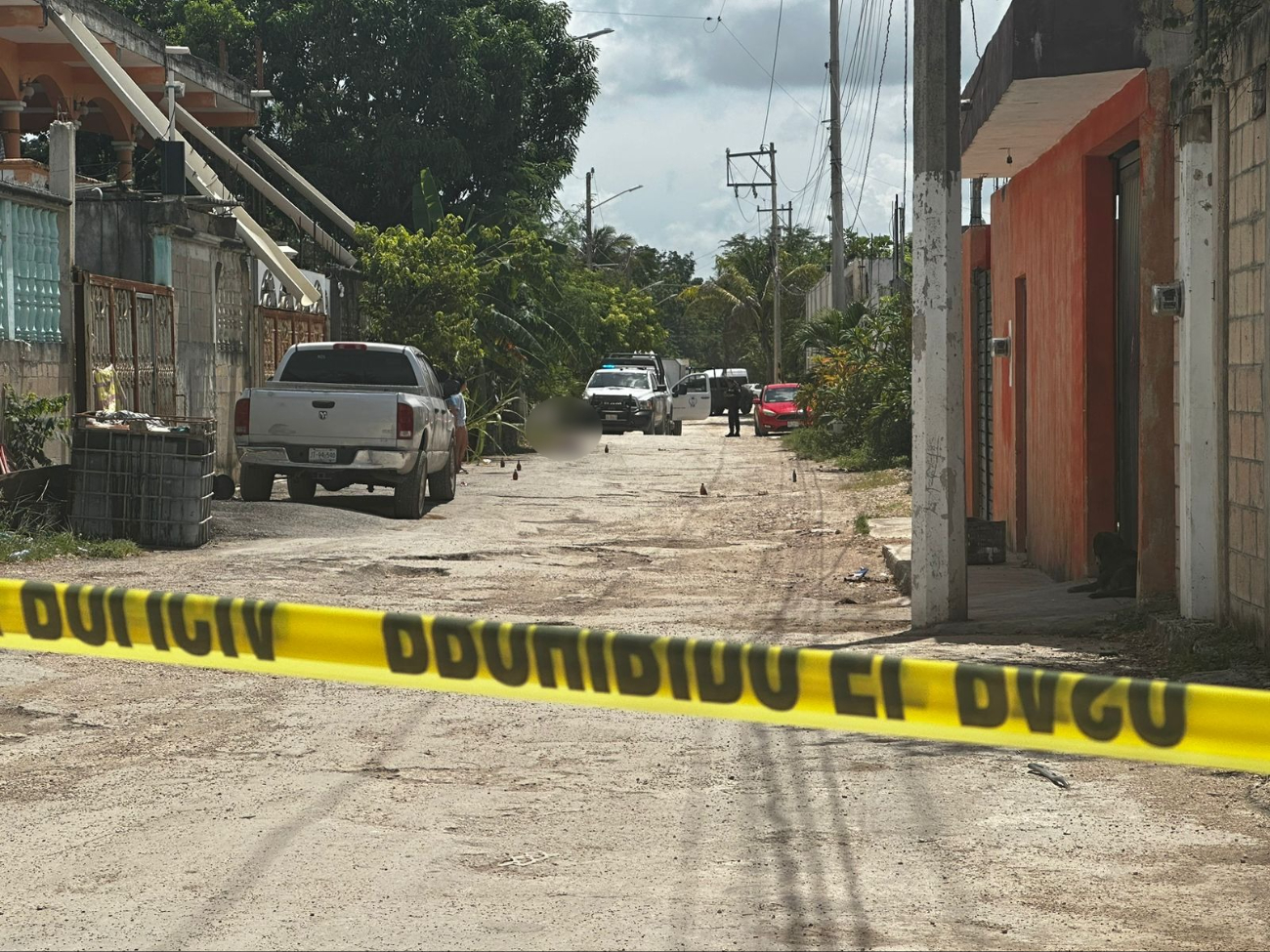 El hombre quedó tendido sobre la calle en la colonia irregular El Milagro