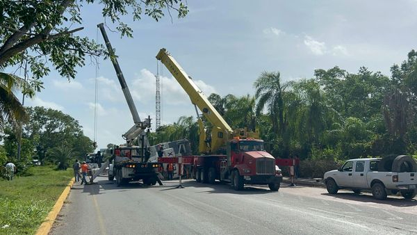 Se realizaron maniobras para retirar la grúa de la carretera