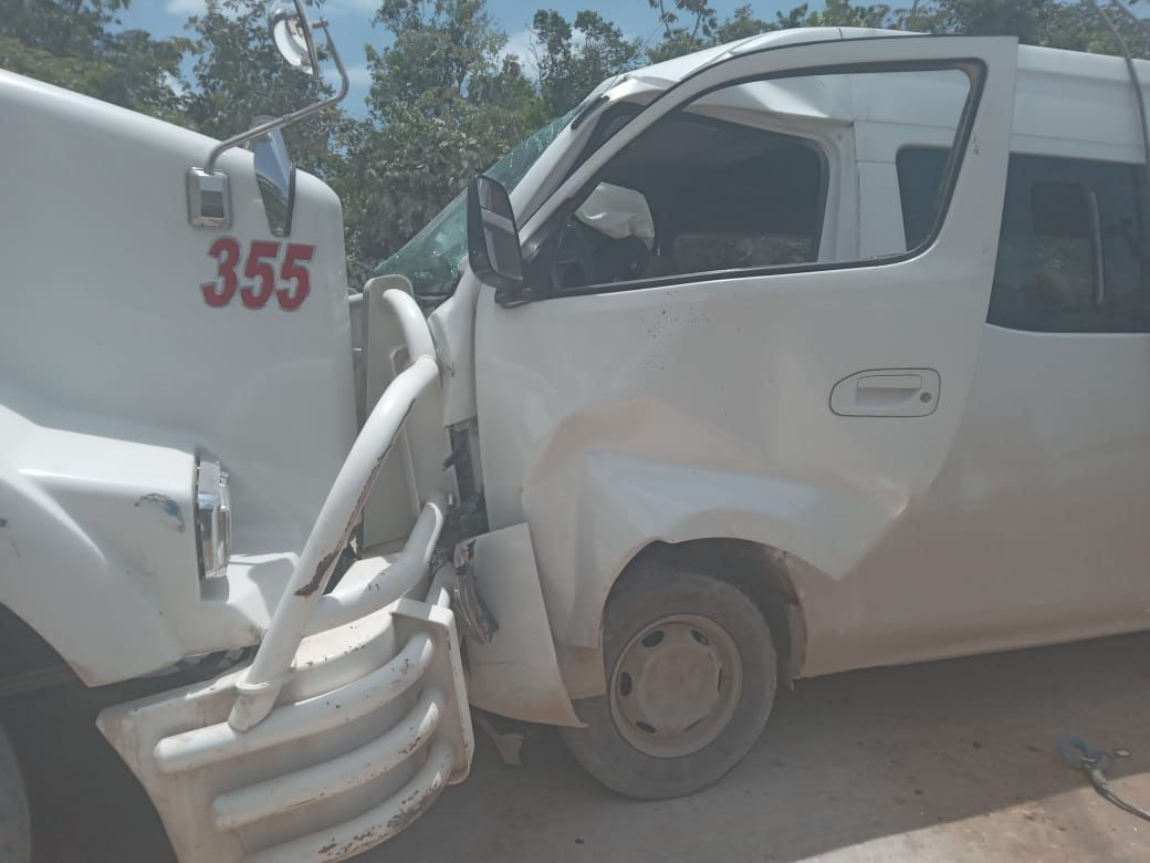 Trabajadores del Tren Maya resultan heridos por accidente en una van