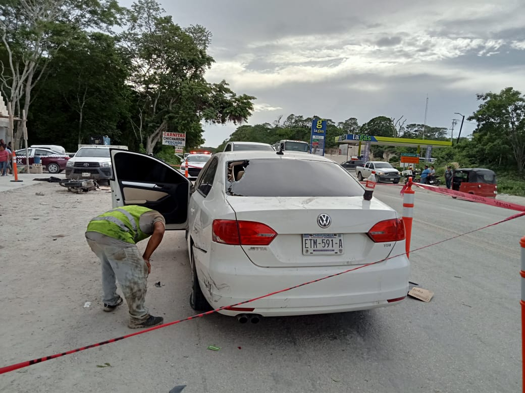 Un motociclista perdió la vida instantáneamente tras chocar con un automóvil en la carretera Escárcega-Chetumal.