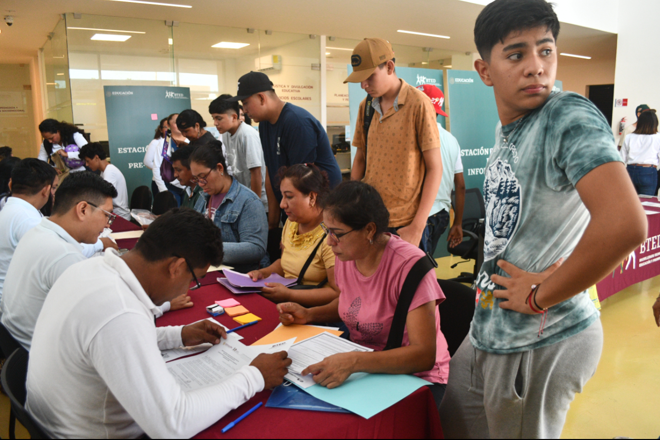 Adolescentes, provenientes de Estados de la región sur-sureste del país, aspiran a ser estudiantes del Bachillerato Tecnológico de Educación y Promoción Deportiva (BTED) en Campeche