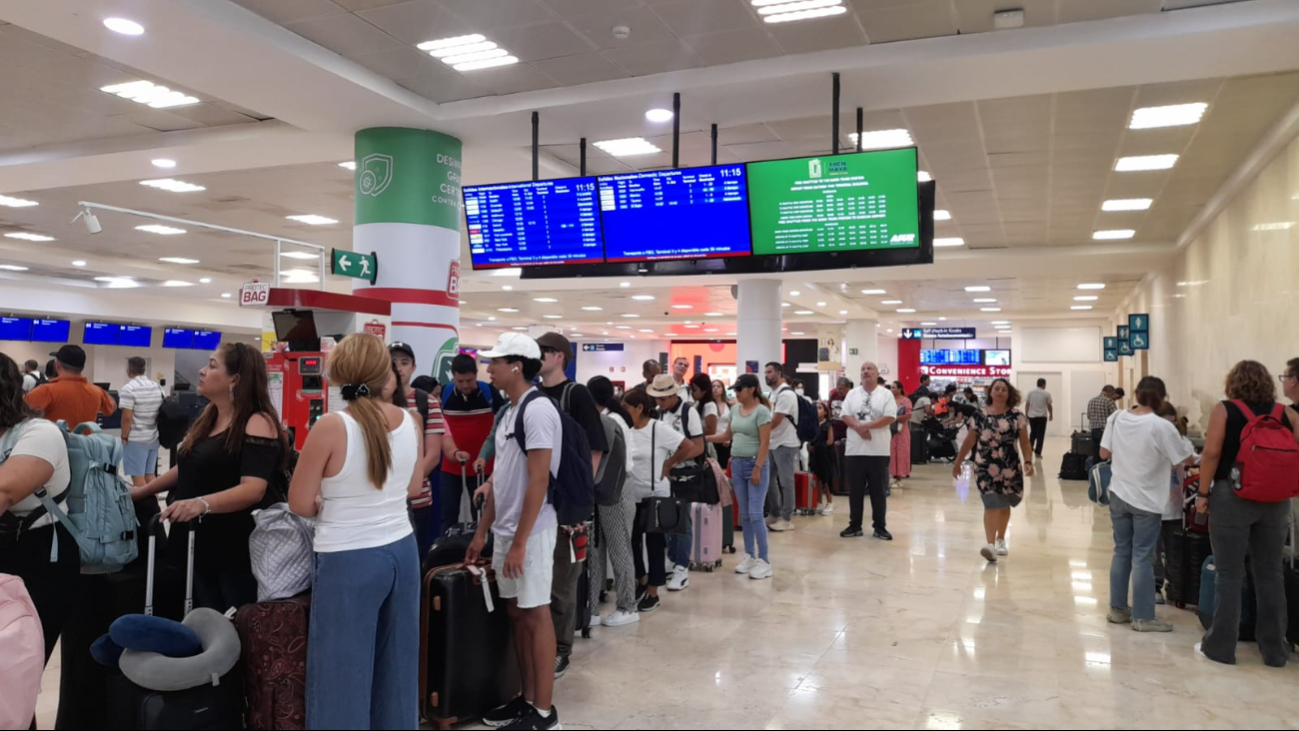 El aeropuerto de Cancún reportó 18 vuelos menos que el sábado