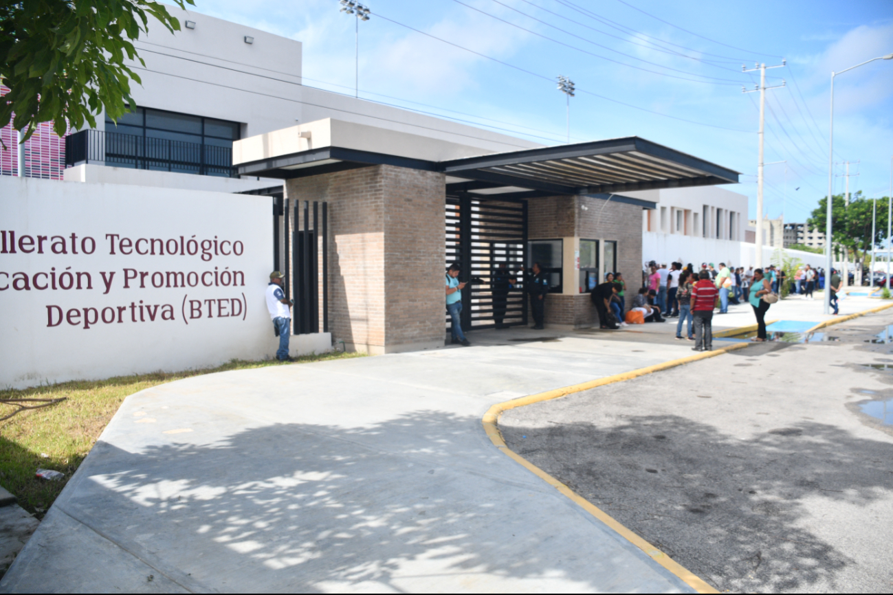 Adolescentes buscan ocupar un lugar en el  Bachillerato Tecnológico de Educación y Promoción Deportiva de Campeche     