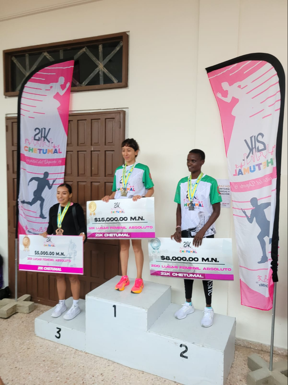 Estela Estrada Lerma conquistó el Medio Maratón de Chetumal en la modalidad femenil