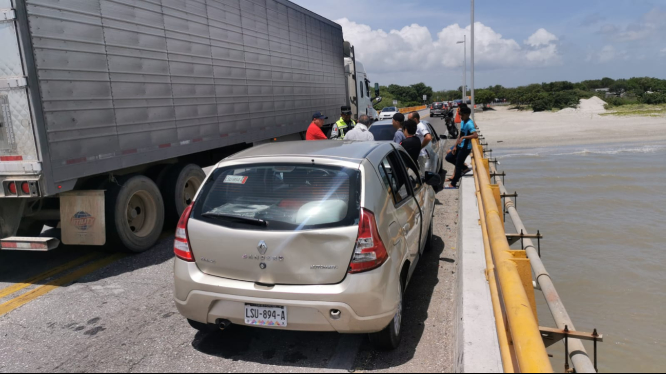 Carambola en Ciudad del Carmen deja cuantiosos daños materiales 