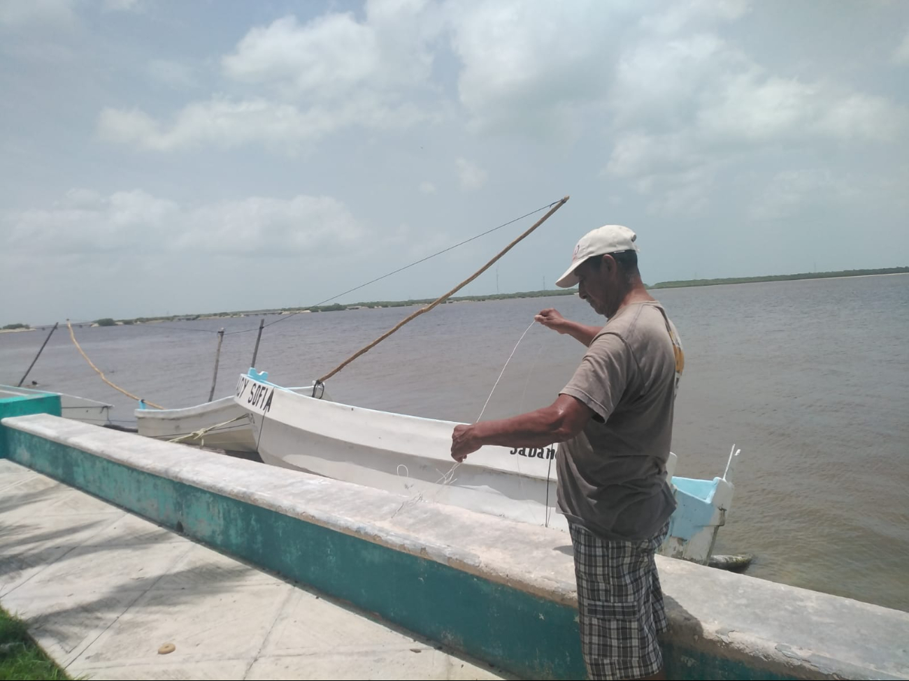 La temporada del pulpo inicia el 1 de agosto y los pescadores preparan sus embarcaciones.