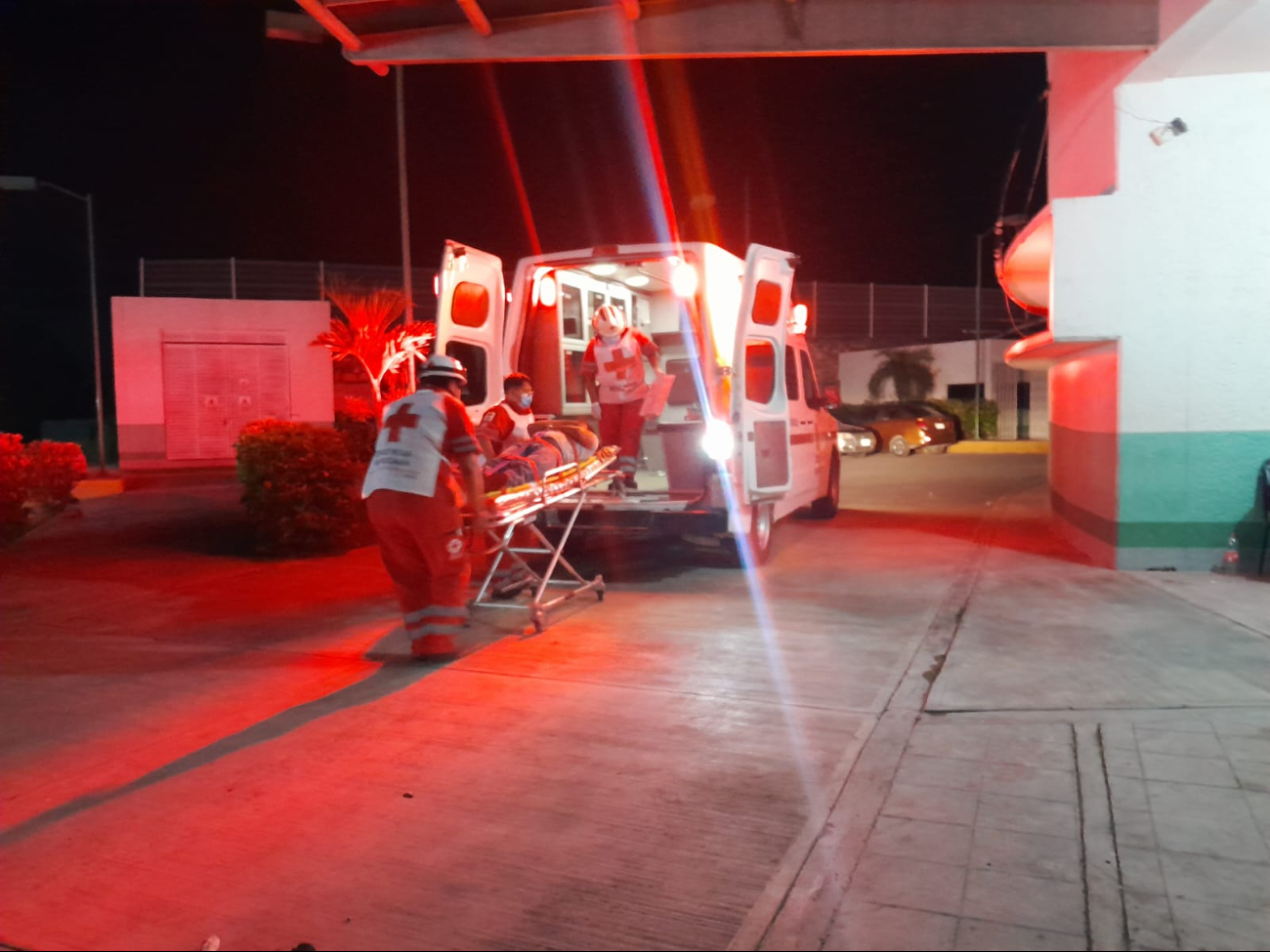 Vuelca automóvil  en la carretera Escárcega- Villahermosa.