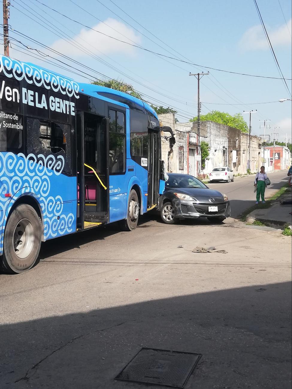 El Va y Ven arrasó con varios autos