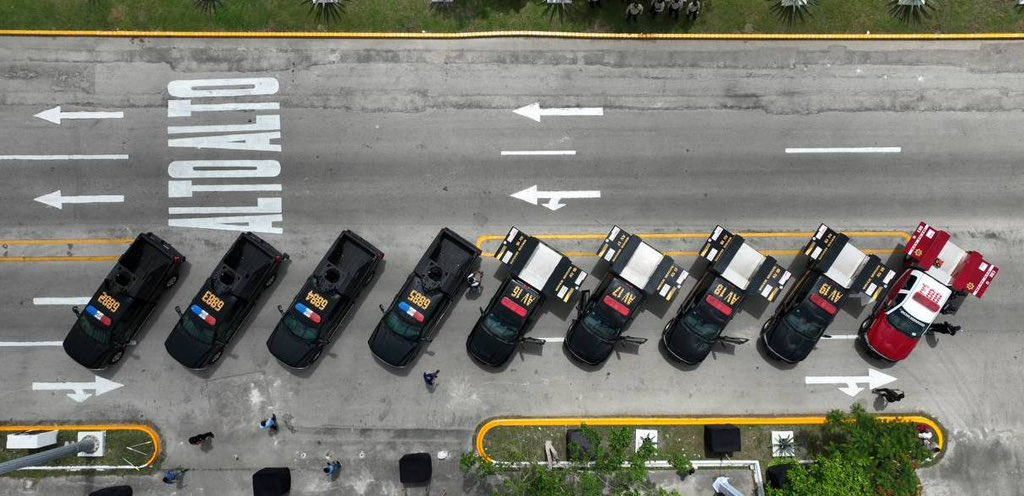 Nuevas camionetas entregadas para la SSP en Yucatán