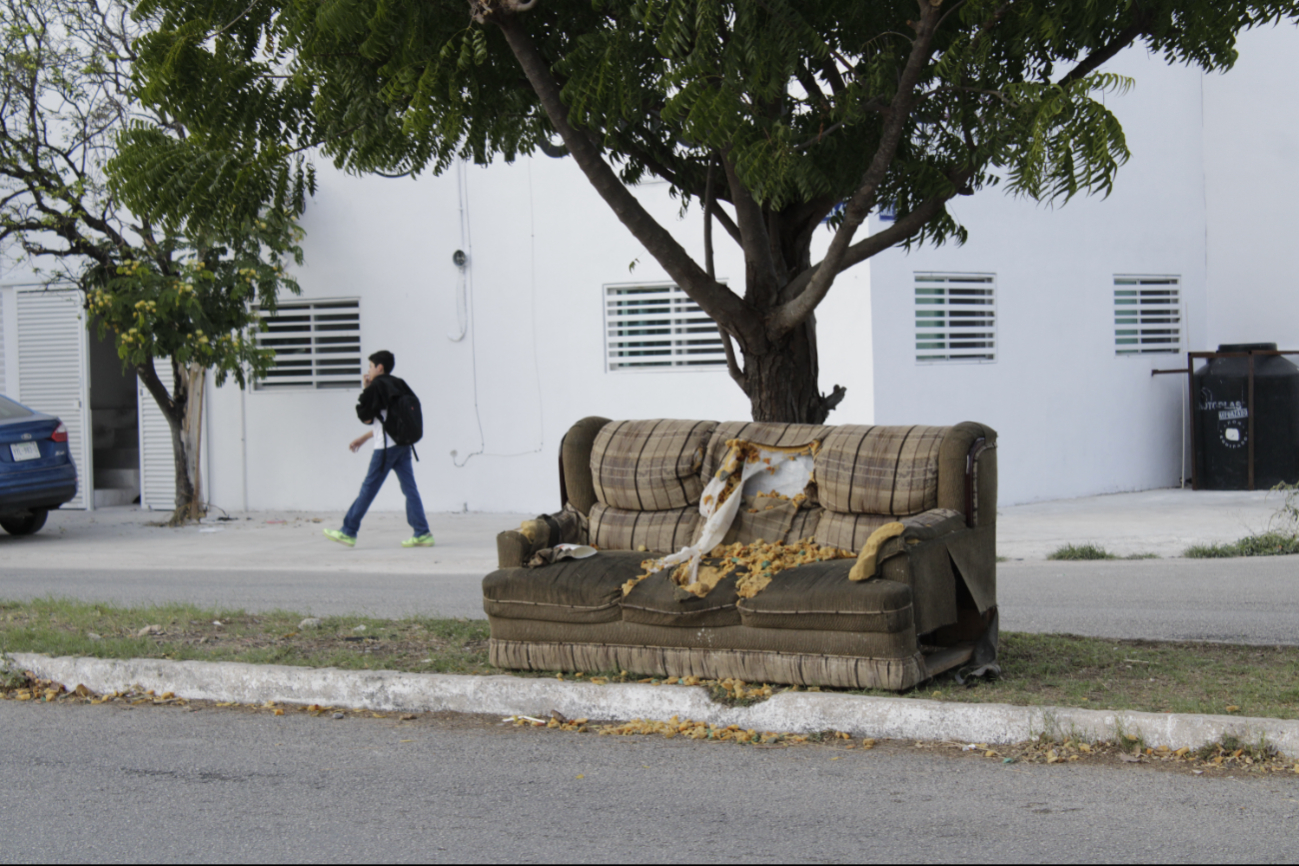 Se propone multar a quienes saquen más basura a las calles