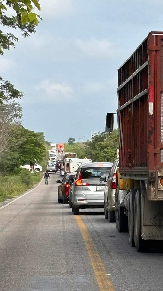 Así lucía la carretera tras el accidente