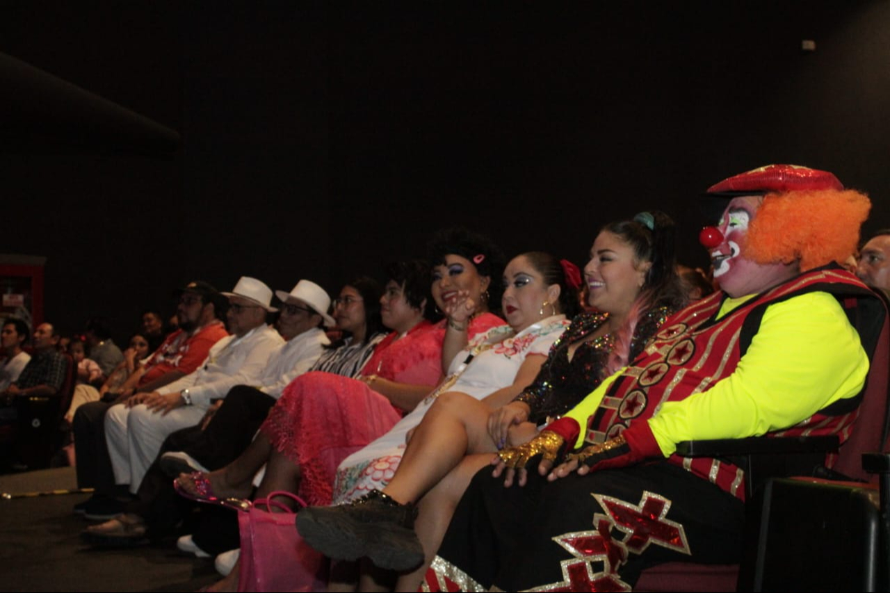 Asistentes al homenaje de Caramelo en Mérida