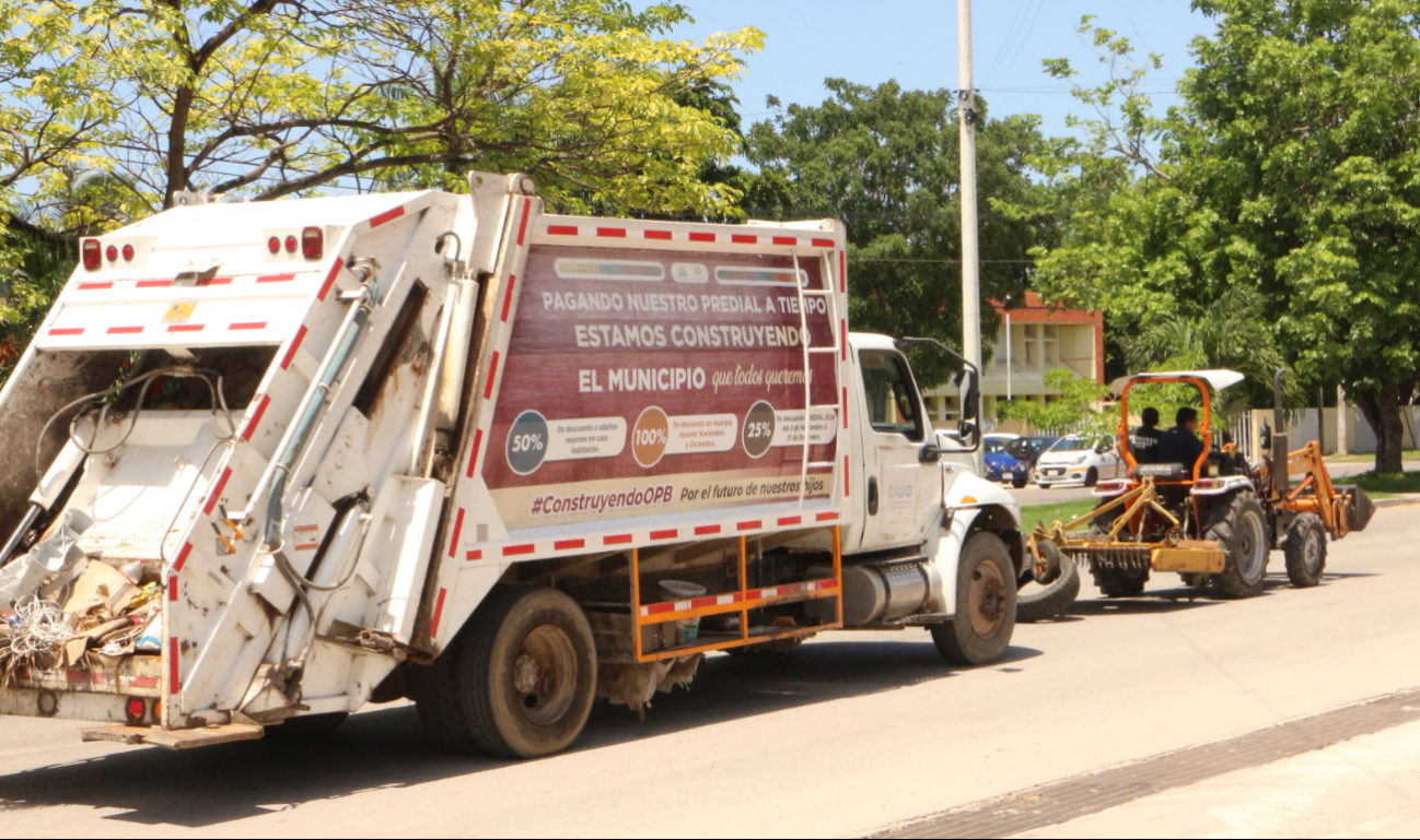 Vecinos le hacen el trabajo al Ayuntamiento de Chetumal por  la deficiente recolección de basura 