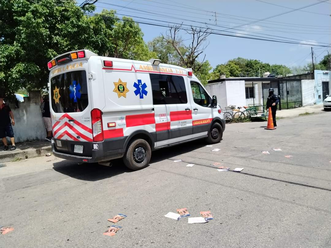 La motociclista, de 15 años, resultó con golpes y laceraciones, pero sin heridas graves.