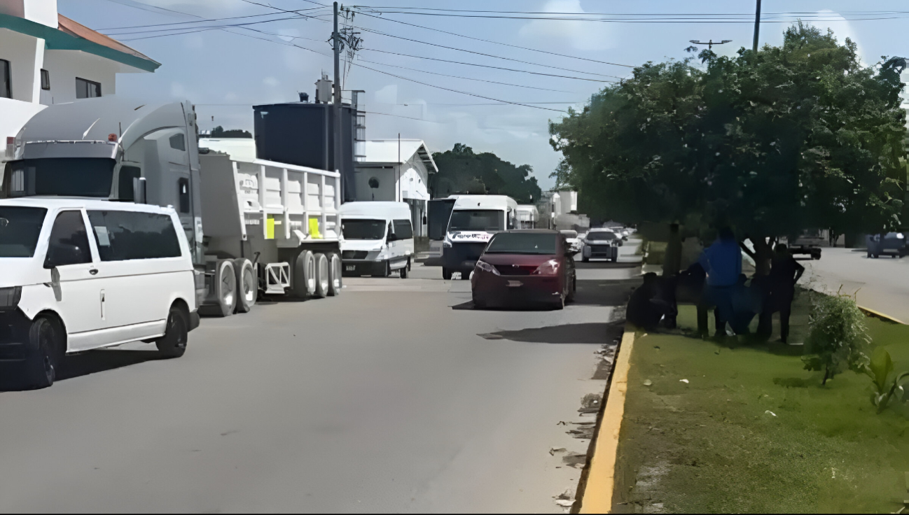 Los trabajadores declararon que les deben sus salarios