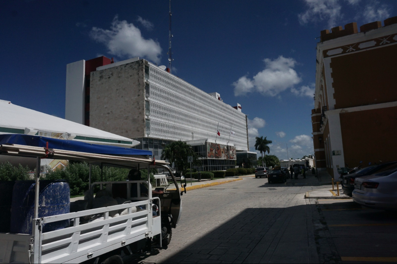 Suspenden actividades gubernamentales en Campeche por el huracán "Beryl"