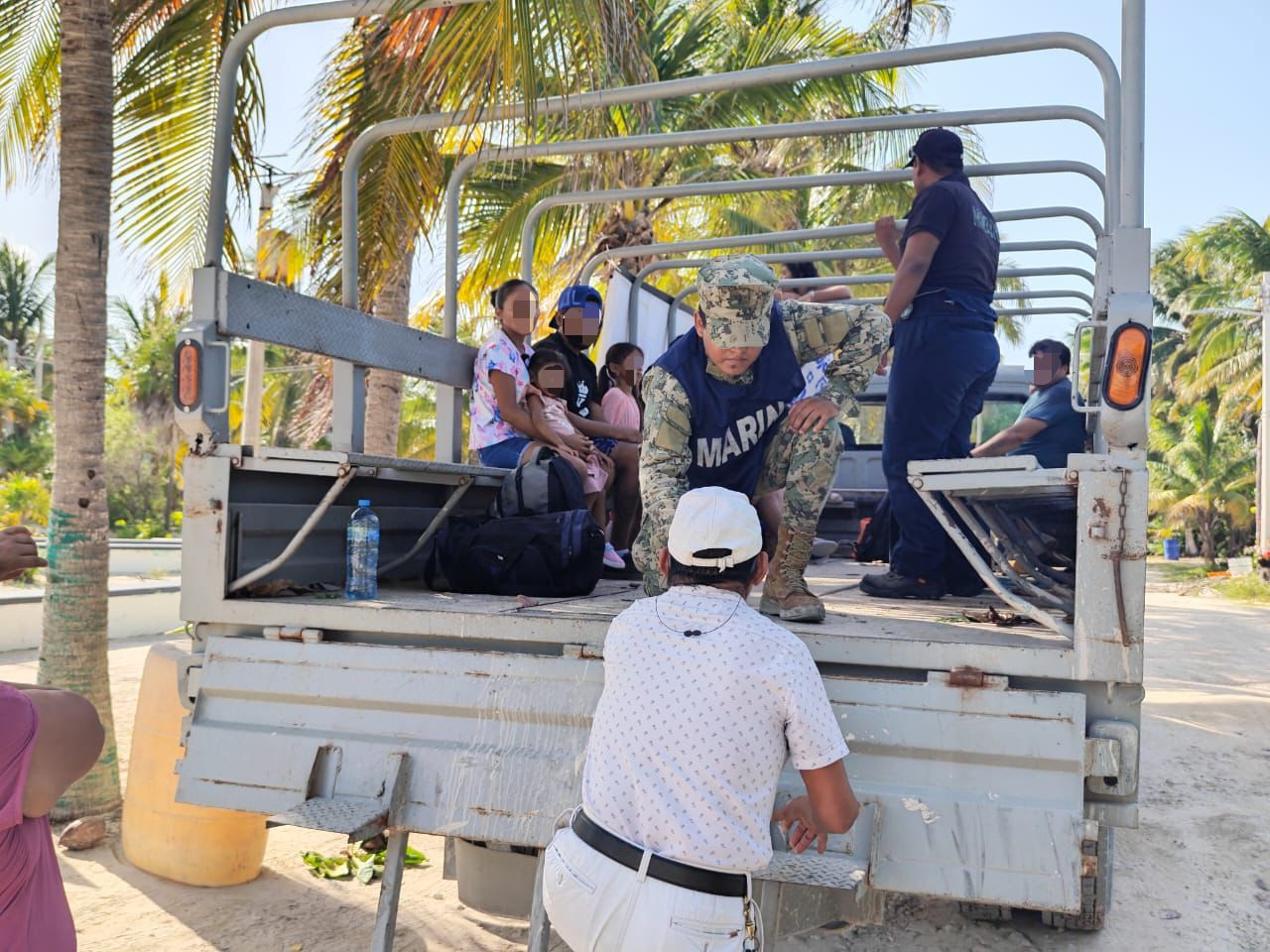 Personal naval de la Marina refuerza acciones ante la llegada del huracán Beryl / Semar