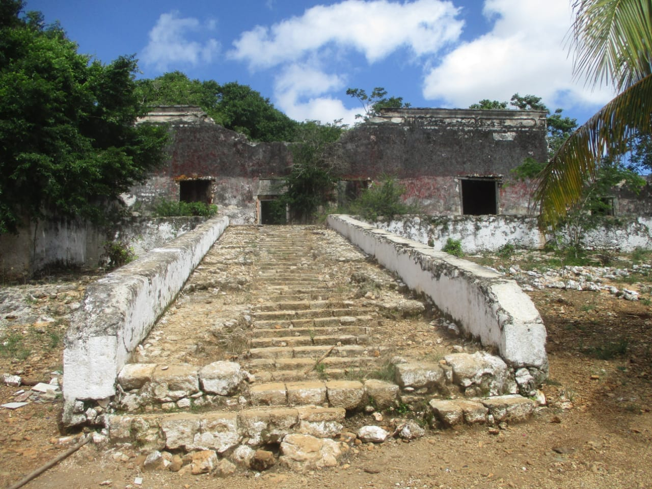 Preocupación por el refugio de aproximadamente 80 familias sin el antiguo casco de Montebello.