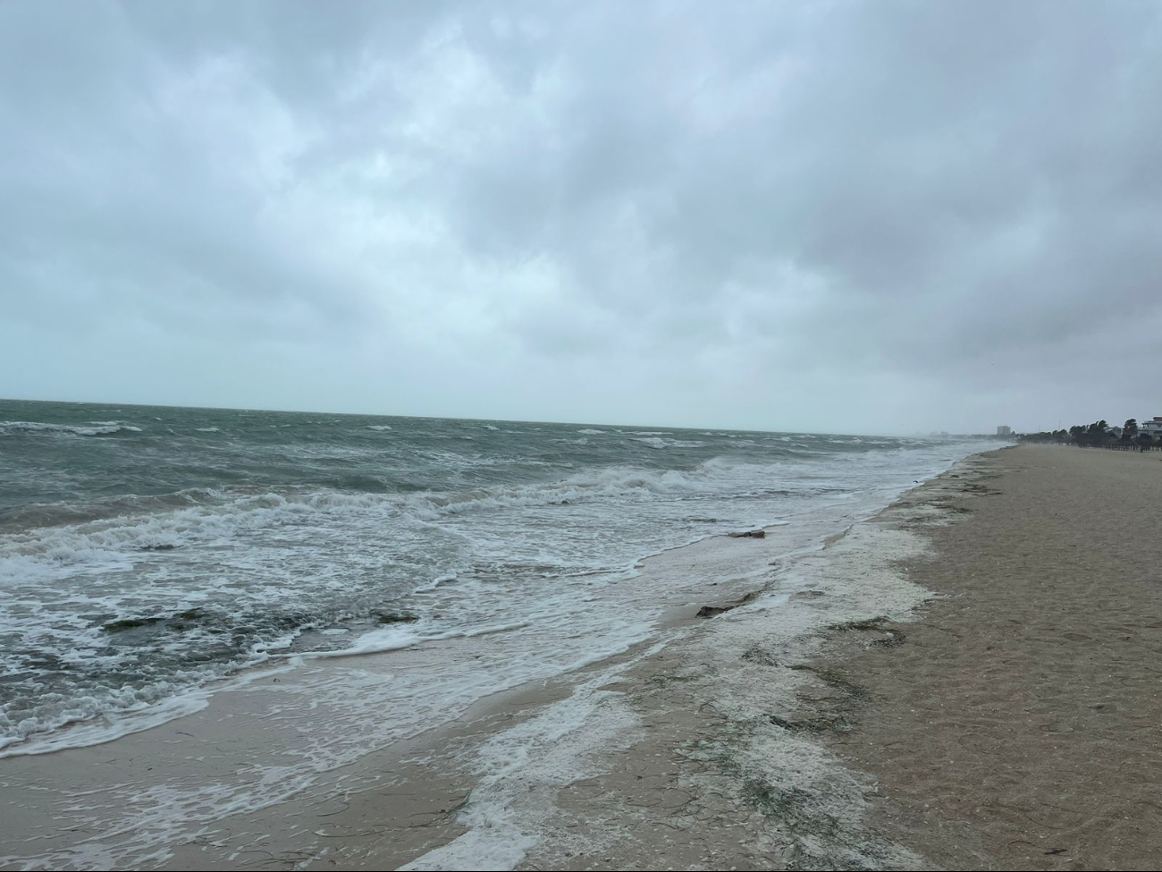 Así lucía el mar durante la Tormenta Tropical Beryl en Progreso