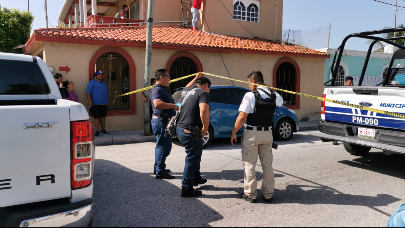 La policía acordonó la zona y el agresor fue entregado a la fiscalía.