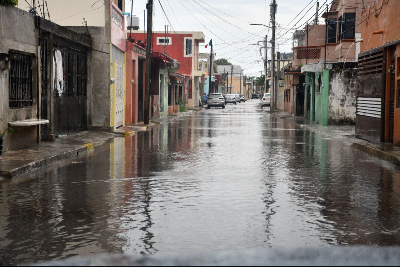 Beryl se degrada a Tormenta Tropical, pero seguirá dejando lluvias  en Campeche: Layda Sansores