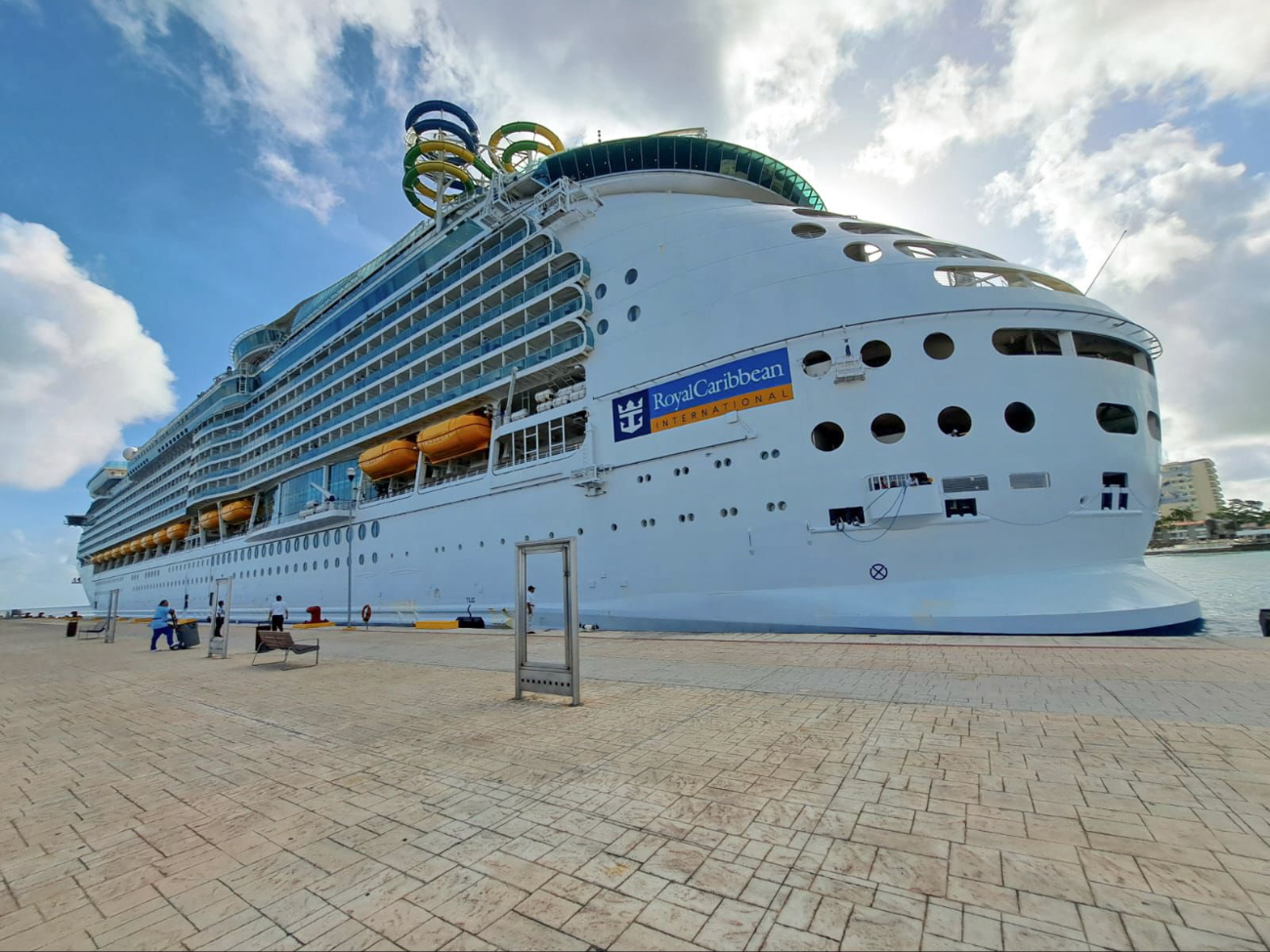 Dos cruceros atracaron en Cozumel este sábado