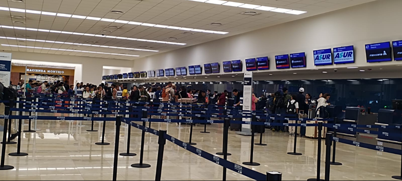 Hay gran afluencia de pasajeros en el aeropuerto de Mérida