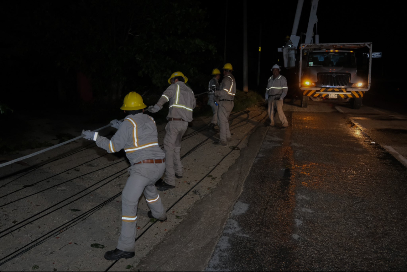 La CFE sigue atendiendo las zonas sin electricidad