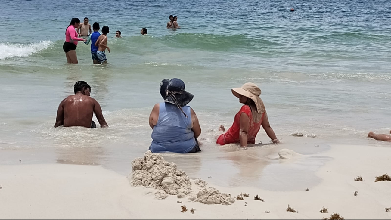 La costa de Playa del Carmen permanece tranquila